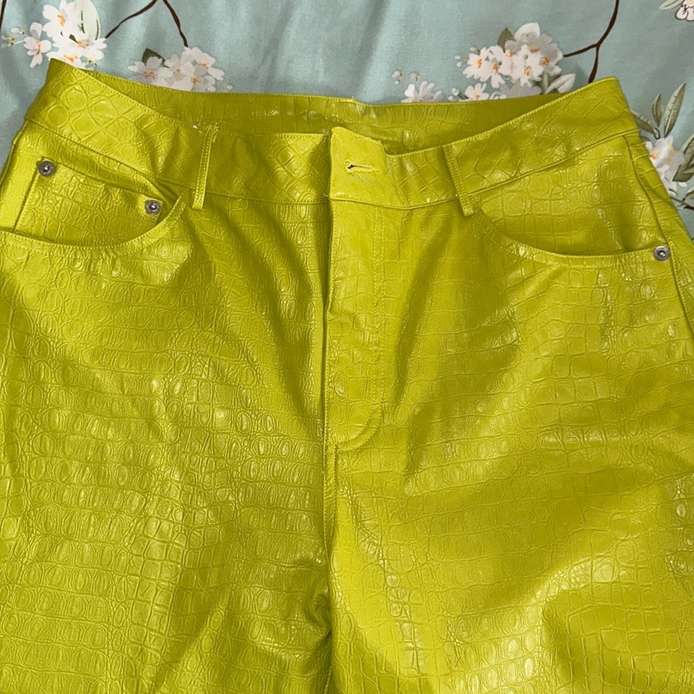 Naked wardrobe lime colored faux leather jeans size 31 EUC